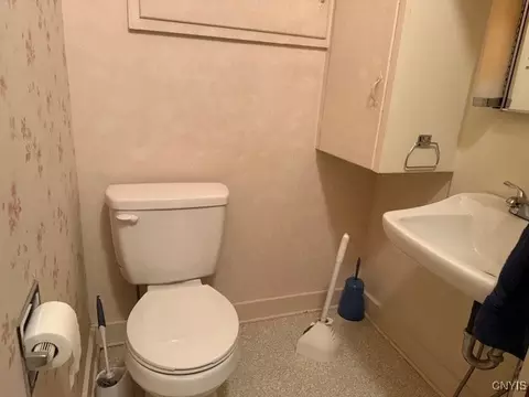 Bath - 33 State St, Oneida, NY 13421 photo 6 of 6