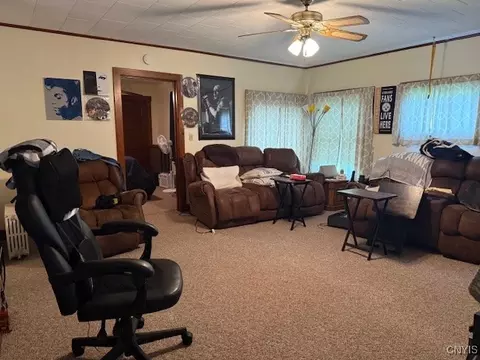 Living - 33 State St, Oneida, NY 13421 photo 3 of 4