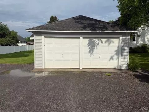 Exterior - 33 State St, Oneida, NY 13421 photo 1 of 2