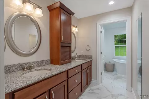 Bath - 113 Jacobs Ln, Sullivan, NY 13037 photo 2 of 6