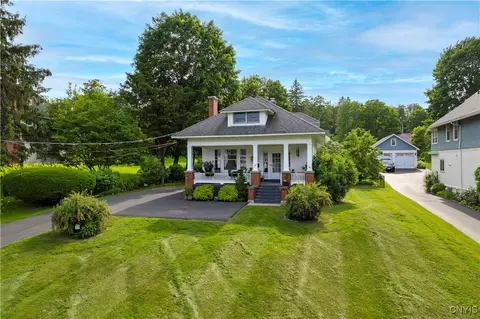 82 Oxford Rd, New Hartford, NY 13413