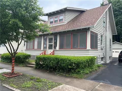 34 Auburn Ave, Utica, NY 13501