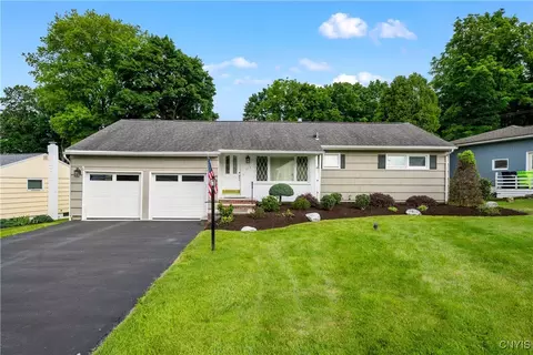 123 Hillcrest Rd, Onondaga, NY 13219