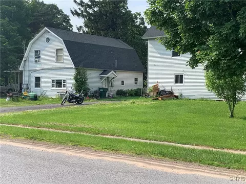 4 Demott St, Lacona, NY 13083
