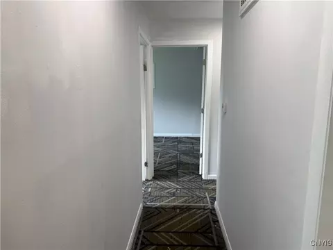 Entry Way - 1 Devonshire Rd, Syracuse, NY 13212 photo 2 of 3