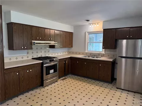 Kitchen - 1 Devonshire Rd, Syracuse, NY 13212 photo 2 of 3