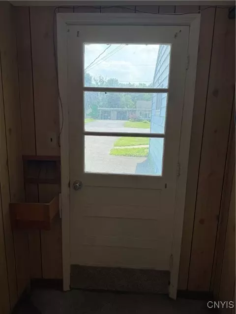 Entry Way - 1 Devonshire Rd, Syracuse, NY 13212 photo 3 of 3
