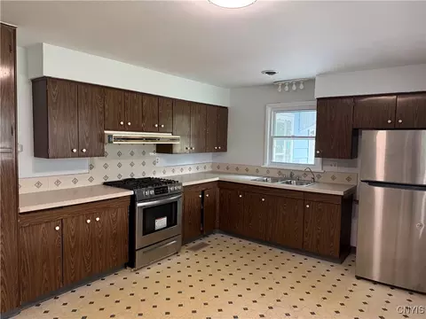 Kitchen - 1 Devonshire Rd, Syracuse, NY 13212 photo 1 of 3