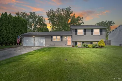 6015 Bethlehem Ln, Cicero, NY 13039