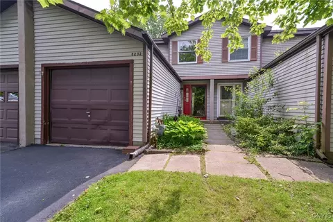 8232 Trevi Ln, Clay, NY 13041