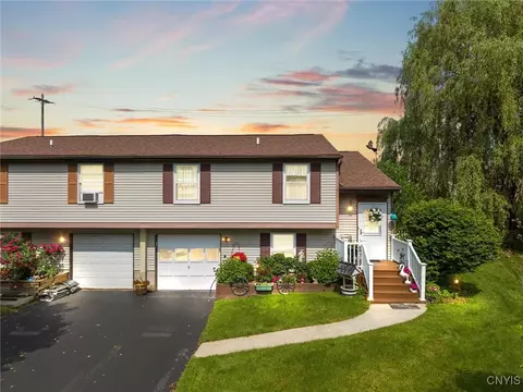 7094 Ourteds Cir, Liverpool, NY 13090