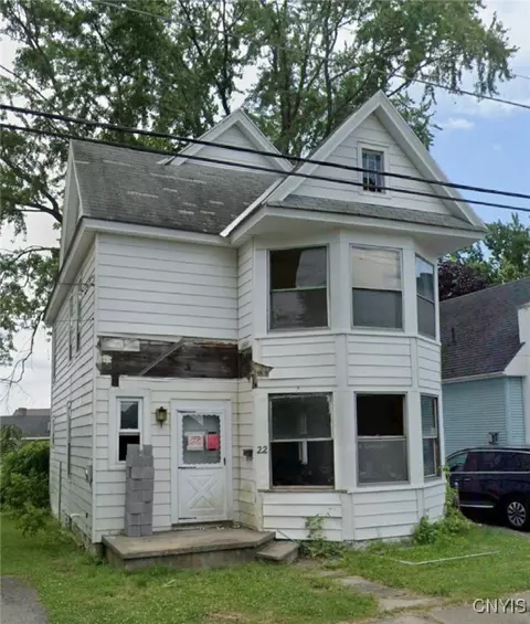 22 Wells St, Johnstown, NY 12095