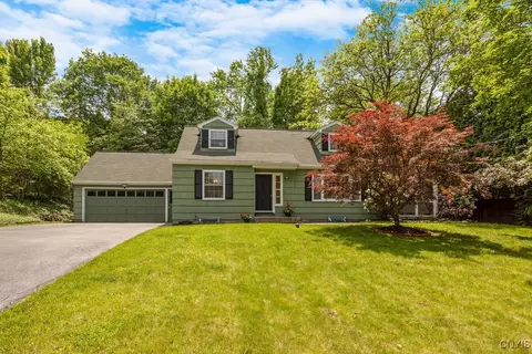 319 Southfield Dr, Fayetteville, NY 13066