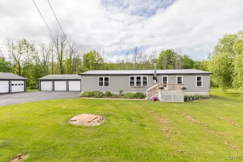 916 County Route 1, Oswego, NY 13126