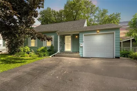 223 Leonard St, Salina, NY 13211