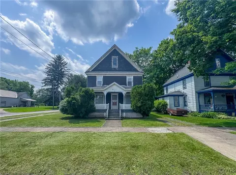 22 Frank St, Cortland, NY 13045
