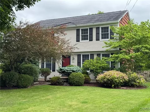 230 Thornton Cir S, Camillus, NY 13031