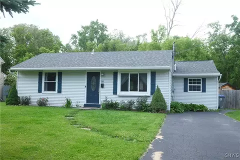 16 Tyler Ct, Manlius, NY 13104