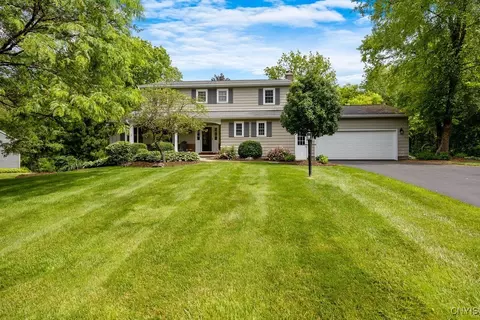 8403 Woodbox Rd, Manlius, NY 13104