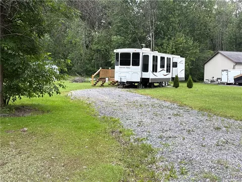 138 Fire Lane 7 Rd, Cato, NY 13033