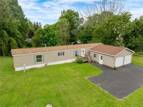 18 Butternut Dr, Scriba, NY 13126
