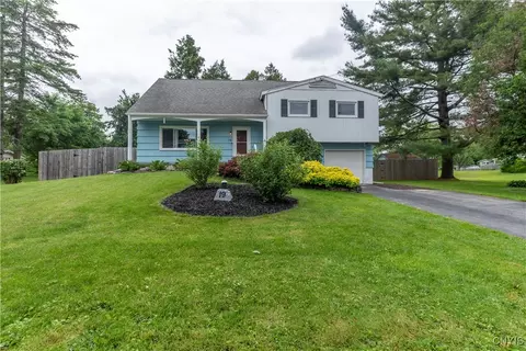 19 Cardinal, Liverpool, NY 13090