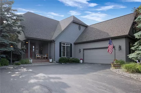 131 Gadwall Ln, Manlius, NY 13104