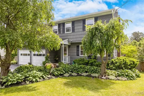 307 Fayette Dr, Fayetteville, NY 13066