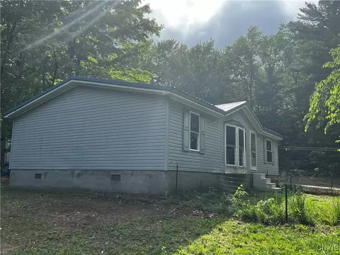 8790 Lachausse Rd, Boonville, NY 13309