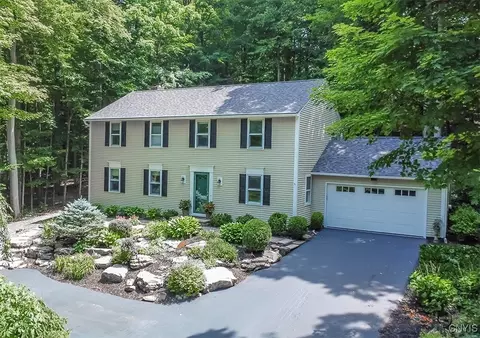 111 Woodberry Ln, Fayetteville, NY 13066