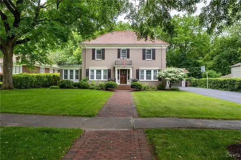 302 Bradford Pkwy, Syracuse, NY 13224