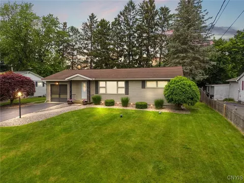 315 Baxton St, Syracuse, NY 13212
