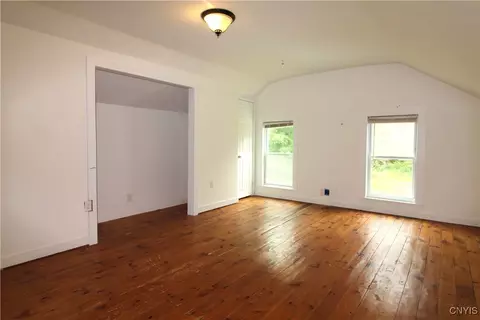 Bedroom - 1500 Kimber Rd, Jamesville, NY 13078 photo 4 of 7