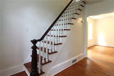 Entry Way - 1500 Kimber Rd, Jamesville, NY 13078 photo 2 of 3