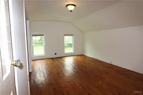 Bedroom - 1500 Kimber Rd, Jamesville, NY 13078 photo 3 of 7