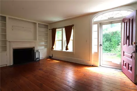 Living - 1500 Kimber Rd, Jamesville, NY 13078 photo 2 of 3