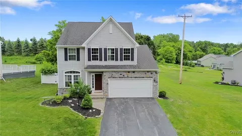 117 Shaker Hts, Camillus, NY 13031