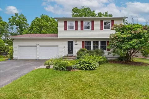 5647 Stevens Dr S, Cicero, NY 13039