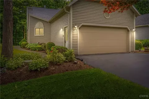 4013 Brixham Ct, Lysander, NY 13027