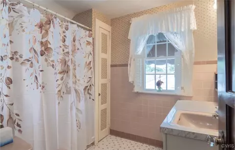 409 Walnut St, Rome, NY 13440 photo 37