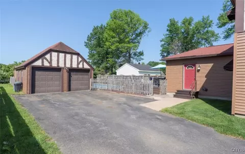 409 Walnut St, Rome, NY 13440 photo 5