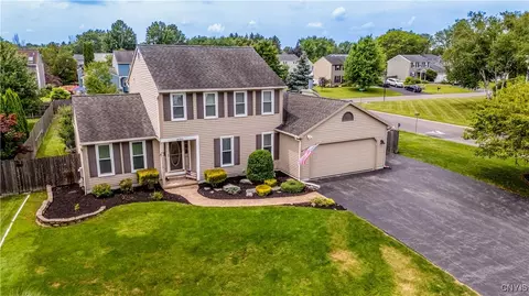 8199 Constable Dr, Liverpool, NY 13090