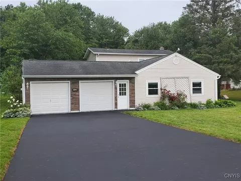 7129 Ferstler Rd, Kirkville, NY 13082