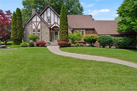 9 Deer Trl, Oswego, NY 13126