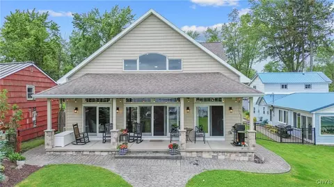 32 Coblesub Rd, Central Square, NY 13036