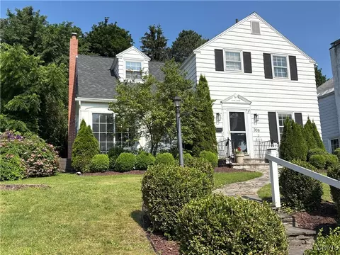 308 Haddonfield Dr, Syracuse, NY 13214
