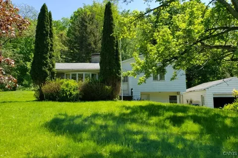 24 Loomis Ter, Schroeppel, NY 13135