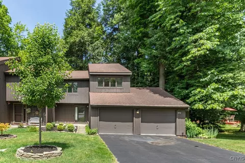 8712 E Patrol Rd, Lysander, NY 13027