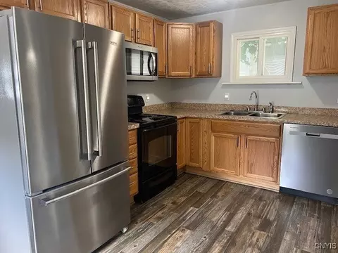 44 E 8th St, Oswego, NY 13126 photo 3