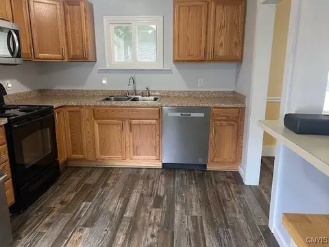 44 E 8th St, Oswego, NY 13126 photo 5